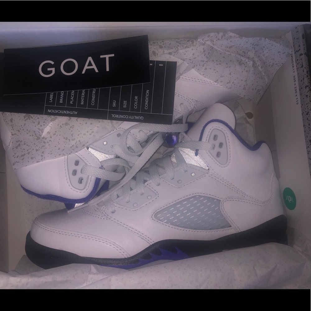 Brand new 
Air Jordan 5 Retro GS 'Concord' Size US 6.5 Y